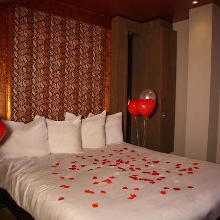 Manzo'S Suites Zaandam Bagian luar foto