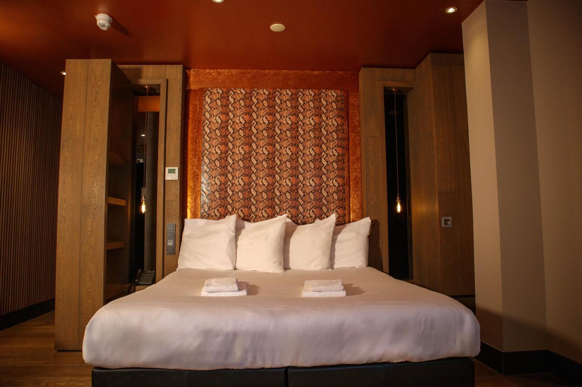 Manzo'S Suites Zaandam Bagian luar foto