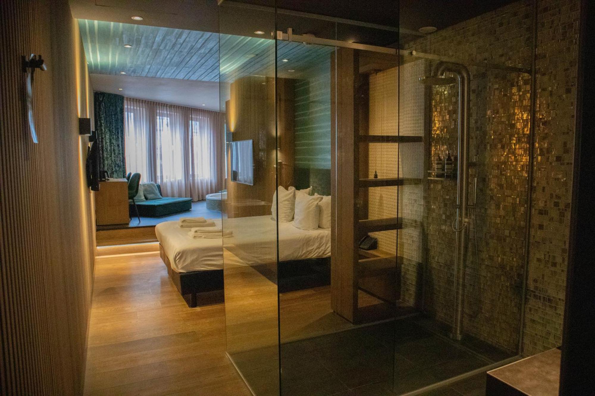 Manzo'S Suites Zaandam Bagian luar foto