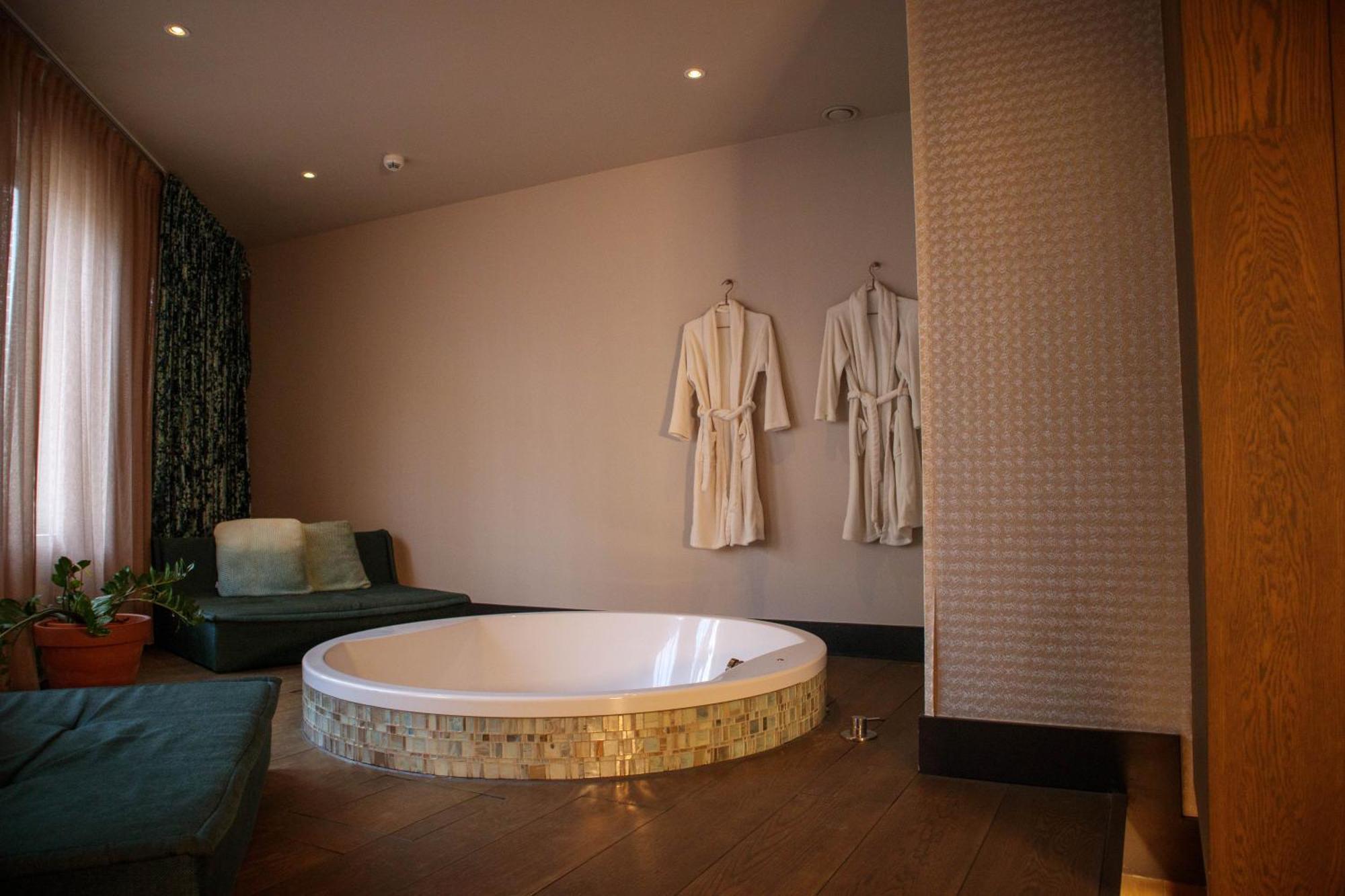 Manzo'S Suites Zaandam Bagian luar foto