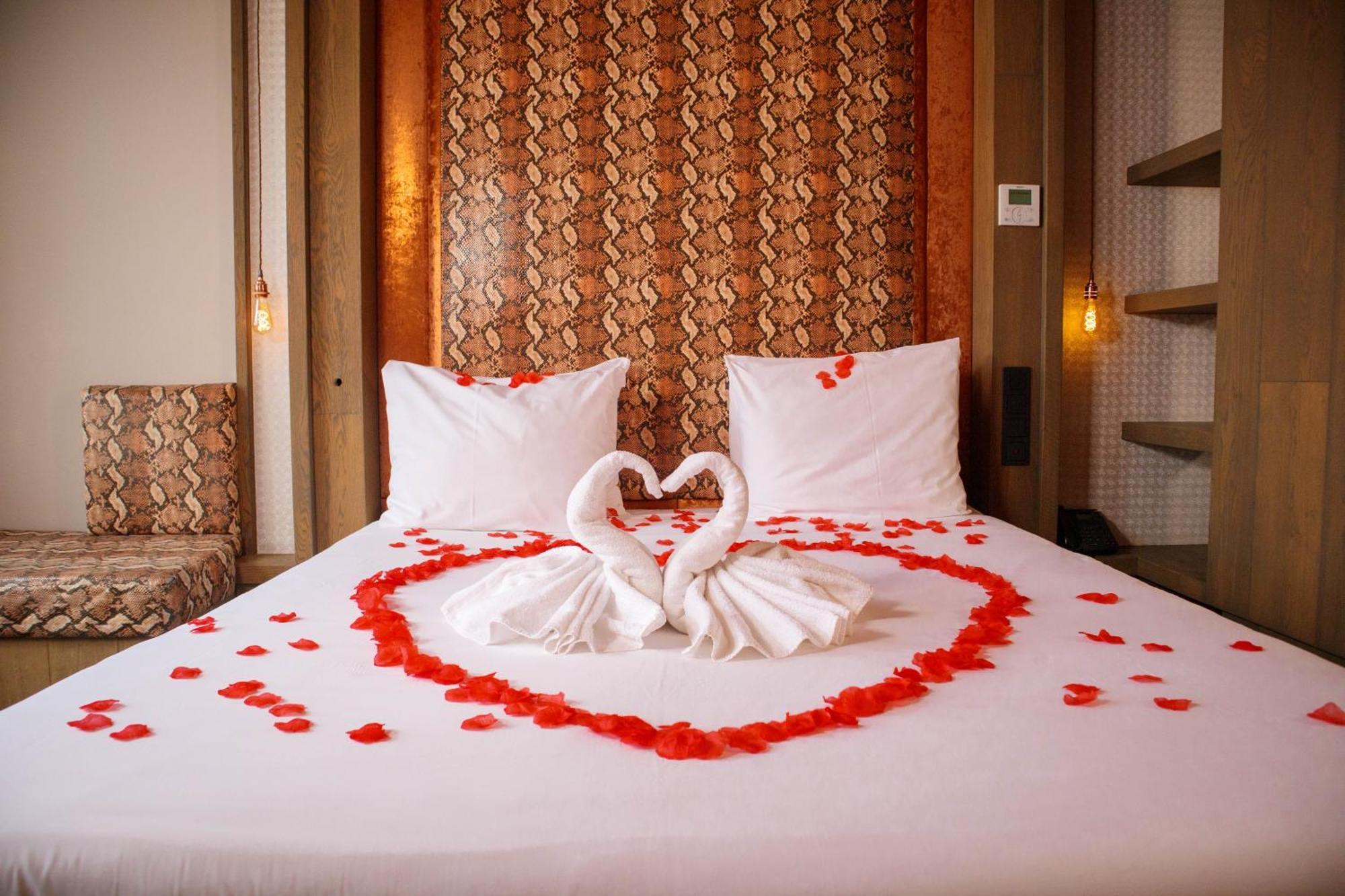 Manzo'S Suites Zaandam Bagian luar foto