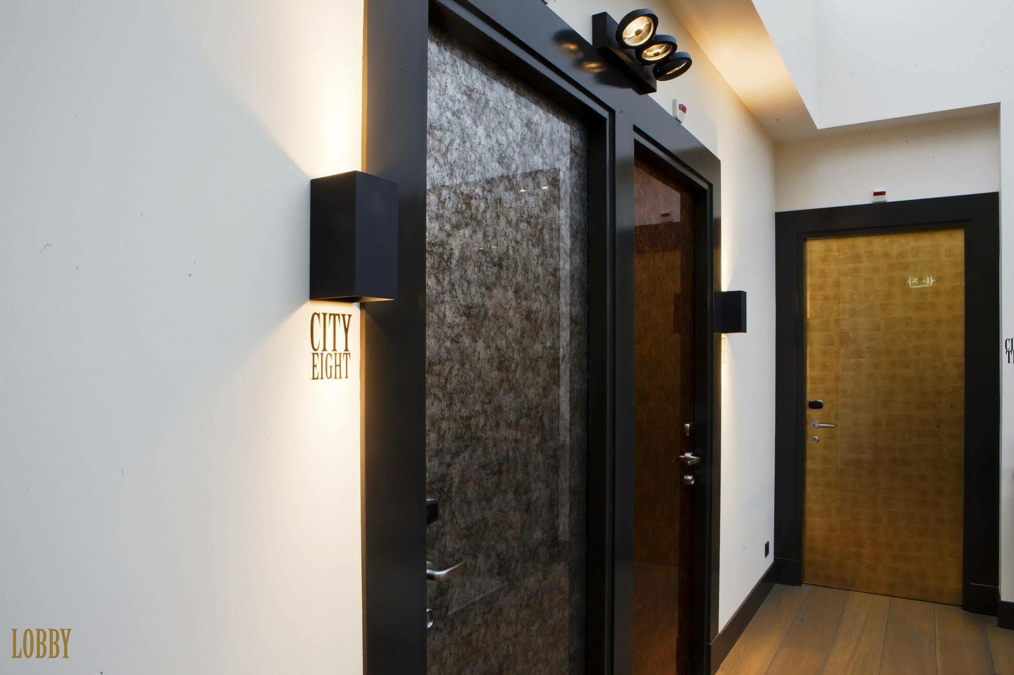 Manzo'S Suites Zaandam Bagian luar foto