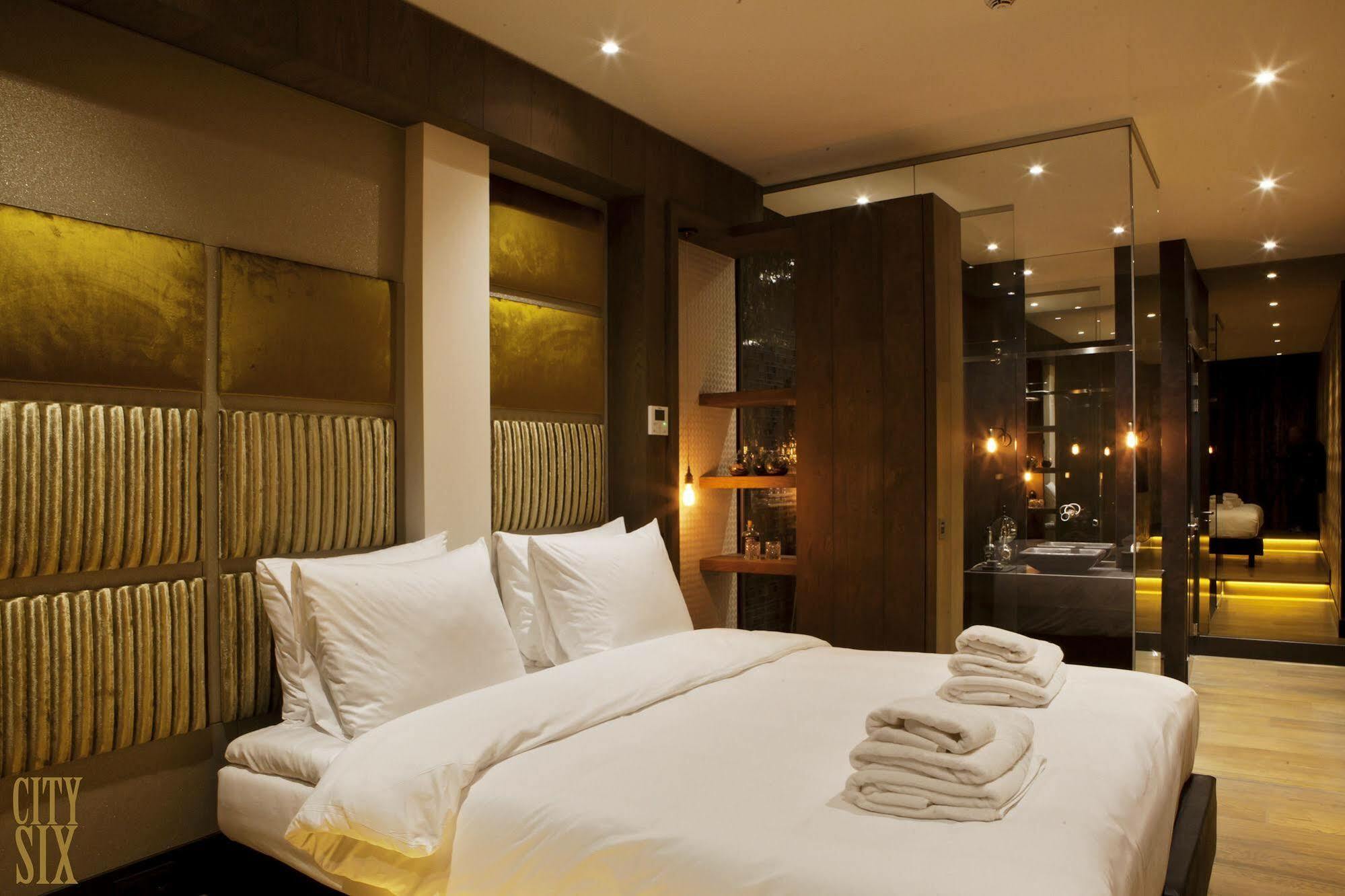 Manzo'S Suites Zaandam Bagian luar foto