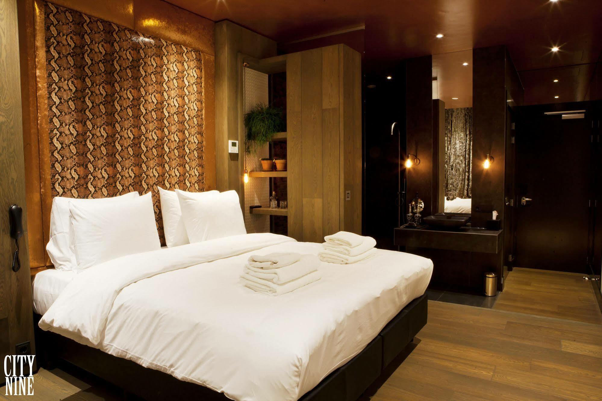 Manzo'S Suites Zaandam Bagian luar foto